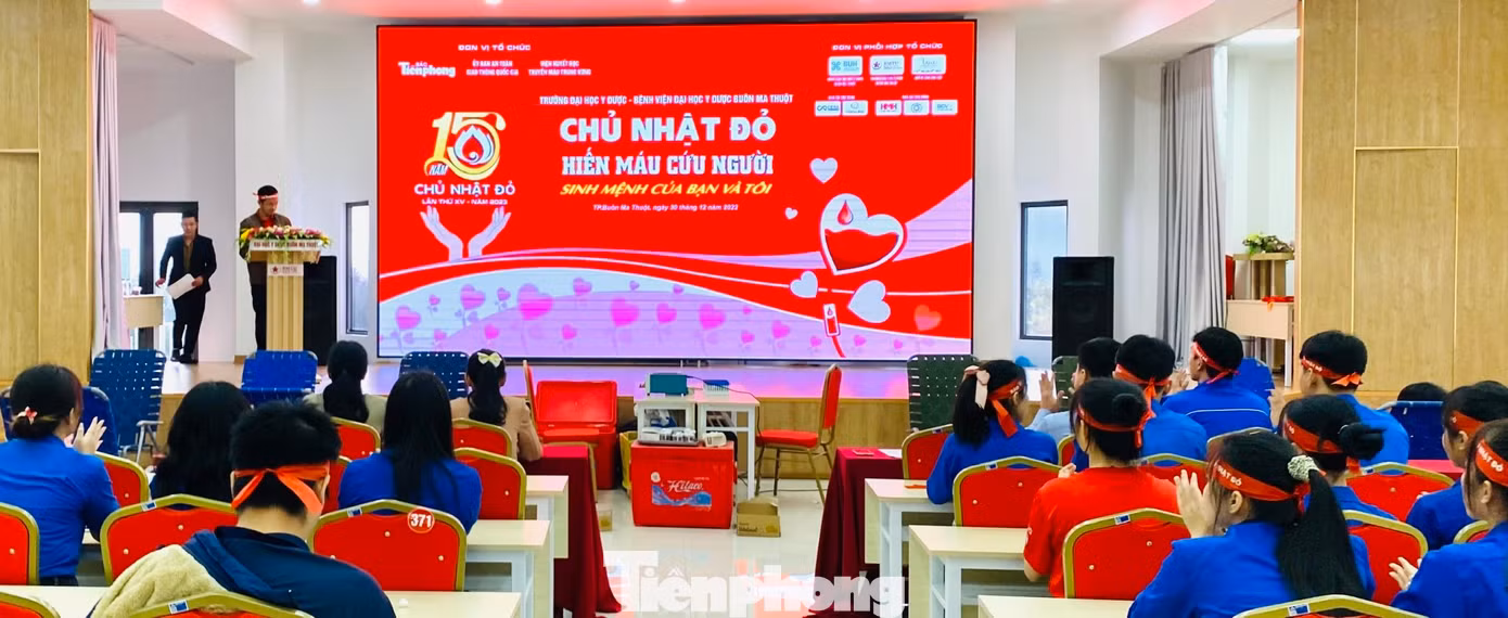Đông đảo tình nguyện viên tham gia hiến máu