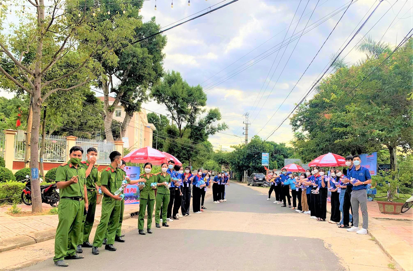 Đội hình tiếp sức mùa thi ở huyện Lắk, Đắk Lắk