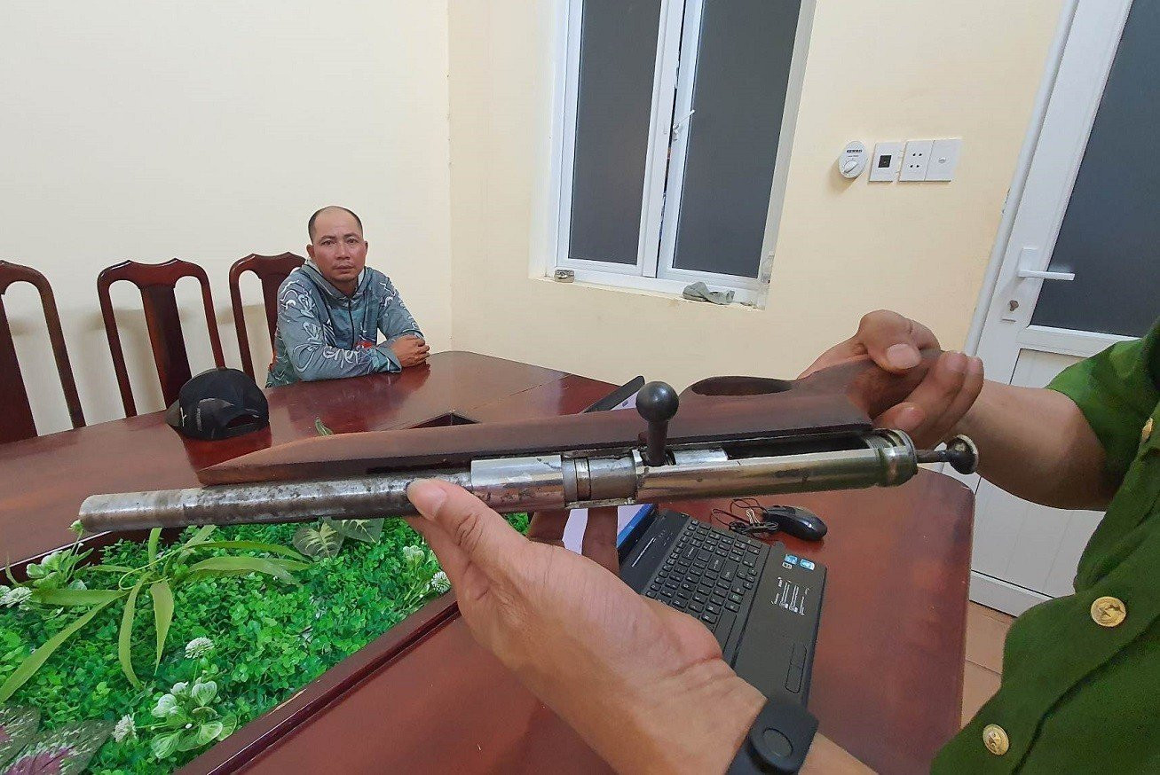 Đối tượng Nhân tại cơ quan công an