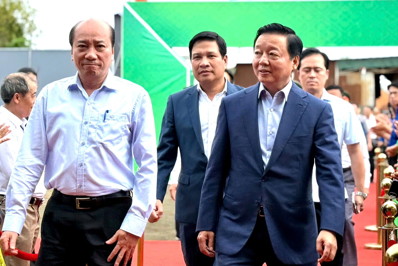 Phó Thủ tướng Trần Hồng Hà (bìa phải) dự lễ động thổ xây dựng dự án KCN Phú Xuân. Phó Thủ tướng Trần Hồng Hà (bìa phải) dự lễ động thổ xây dựng dự án KCN Phú Xuân.