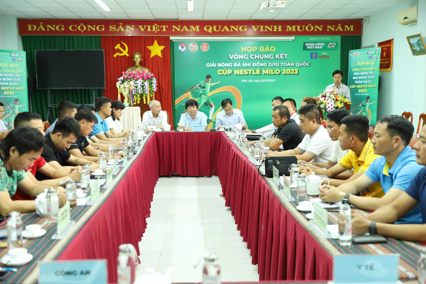 Toàn cảnh cuộc họp báo