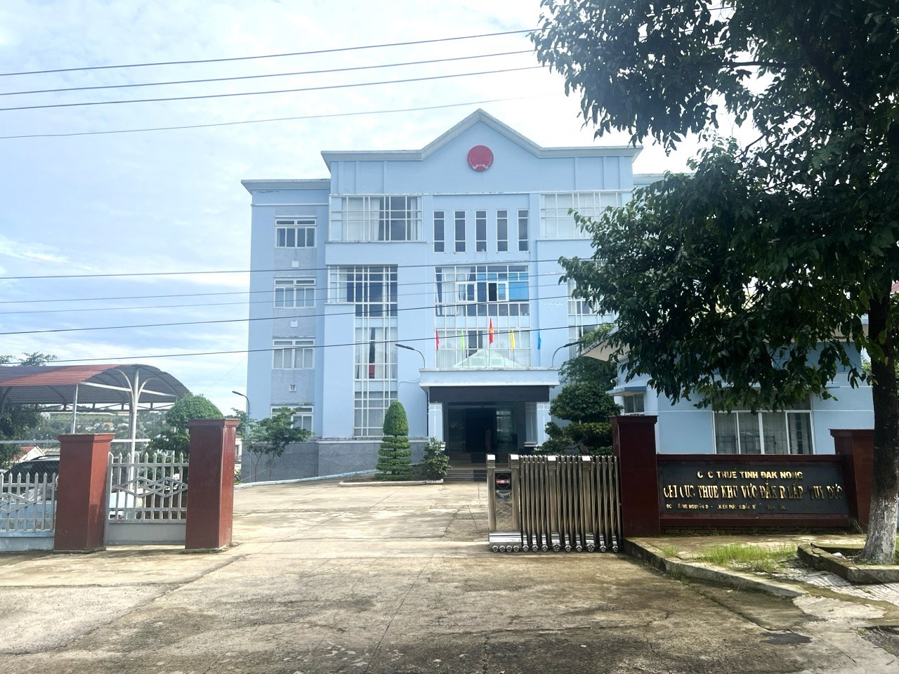 Trụ sở Chi cục thuế khu vực Đắk R'lấp- Tuy Đức. Trụ sở Chi cục thuế khu vực Đắk R'lấp- Tuy Đức.