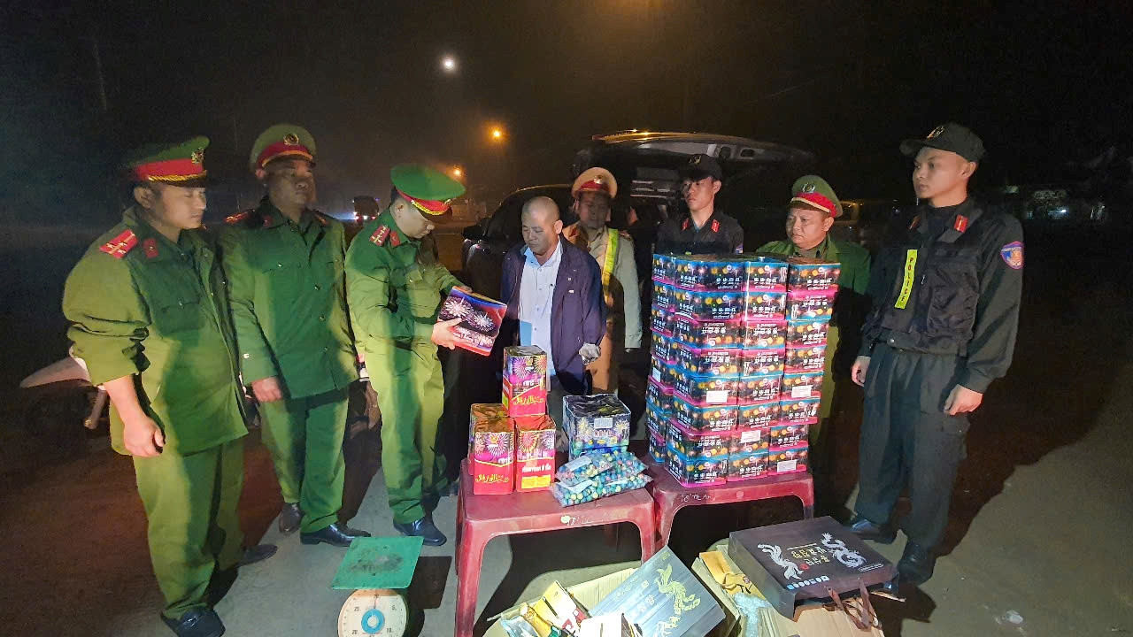 Đối tượng Quý cùng tang vật Đối tượng Quý cùng tang vật