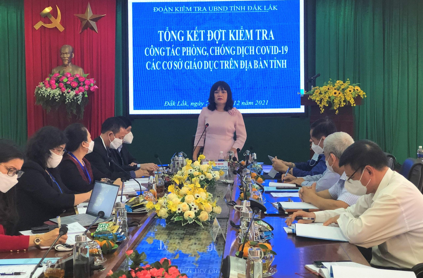 Bà H’Yim Kđoh, Phó Chủ tịch UBND tỉnh Đắk Lắk phát biểu chỉ đạo công tác phòng chống dịch