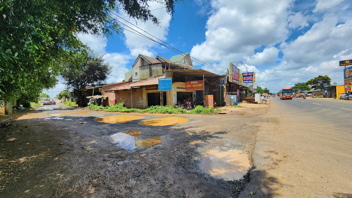 Nhiều khu vực đi qua dự án vẫn chưa được giải phóng mặt bằng