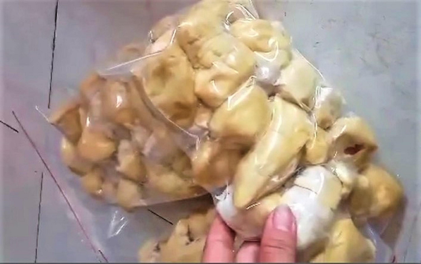 Người dân cấp đông sầu riêng vì bán không được, ăn không hết