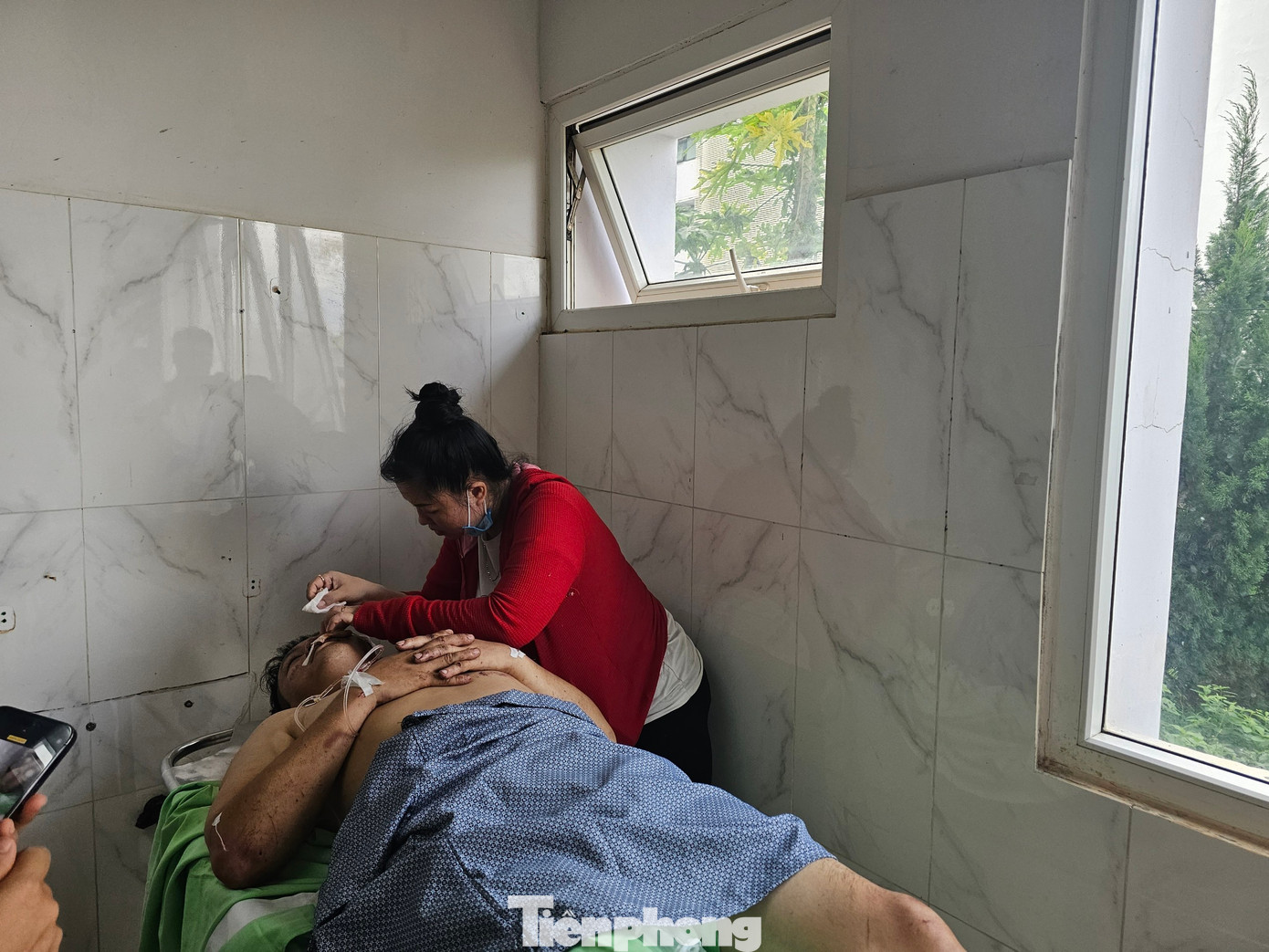 Bệnh nhân Trương Hùng Cường cũng bị đa chấn thương trong vụ tai nạn Bệnh nhân Trương Hùng Cường cũng bị đa chấn thương trong vụ tai nạn