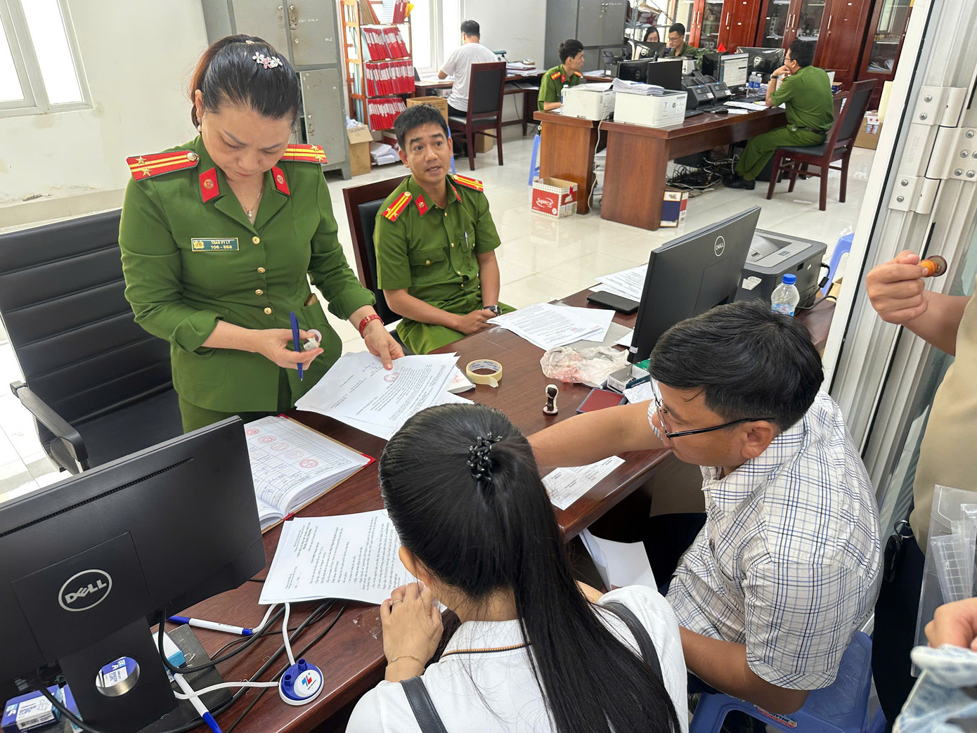 Số lượng thu hồi, cấp con dấu tại Đắk Lắk rất lớn. Số lượng thu hồi, cấp con dấu tại Đắk Lắk rất lớn.