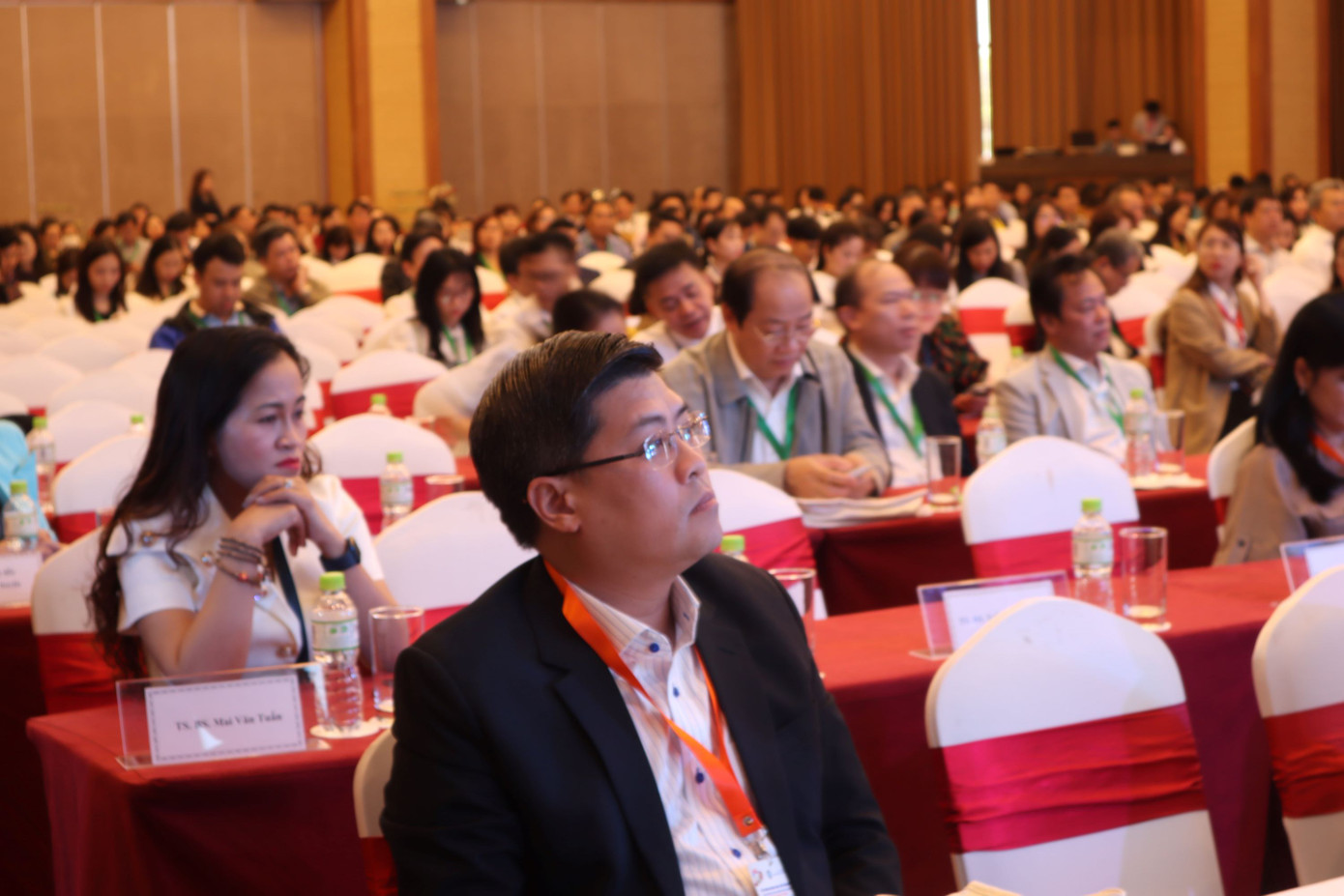 Các đại biểu tham dự hội nghị. Các đại biểu tham dự hội nghị.