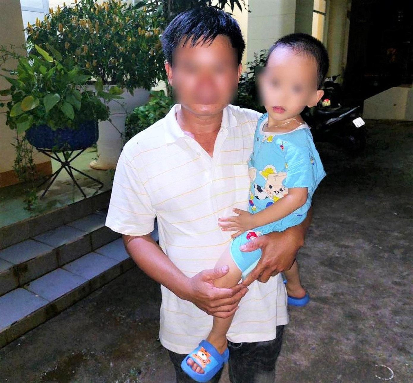 Anh D. đã được đón con an toàn