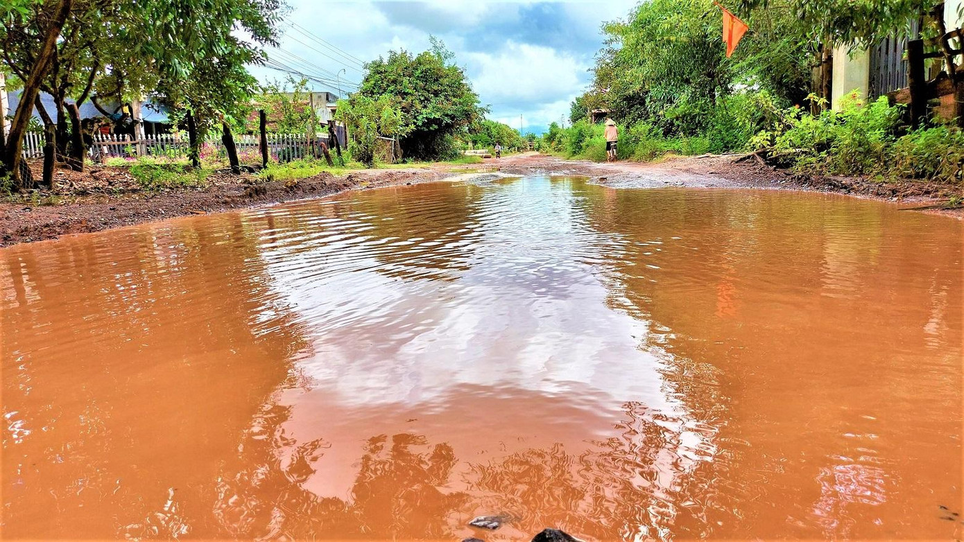 Nước ngập sâu trên đường