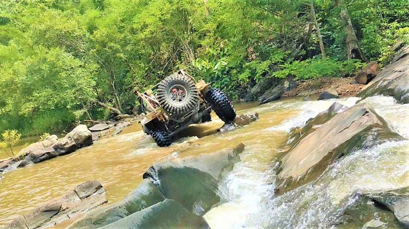 Địa hình đồi dốc, băng rừng, vượt suối sẽ là thử thách khó quên với các tay đua Địa hình đồi dốc, băng rừng, vượt suối sẽ là thử thách khó quên với các tay đua