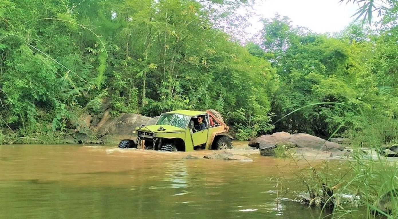 Giải đua ô tô địa hình hội tụ những tay đua chuyên nghiệp, ưa mạo hiểm Giải đua ô tô địa hình hội tụ những tay đua chuyên nghiệp, ưa mạo hiểm