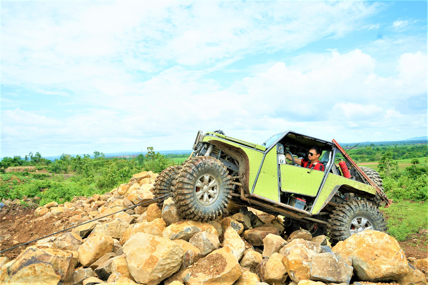 Lần đầu tiên, vùng đất huyền thoại Buôn Đôn diễn ra giải đua ô tô địa hình Lần đầu tiên, vùng đất huyền thoại Buôn Đôn diễn ra giải đua ô tô địa hình