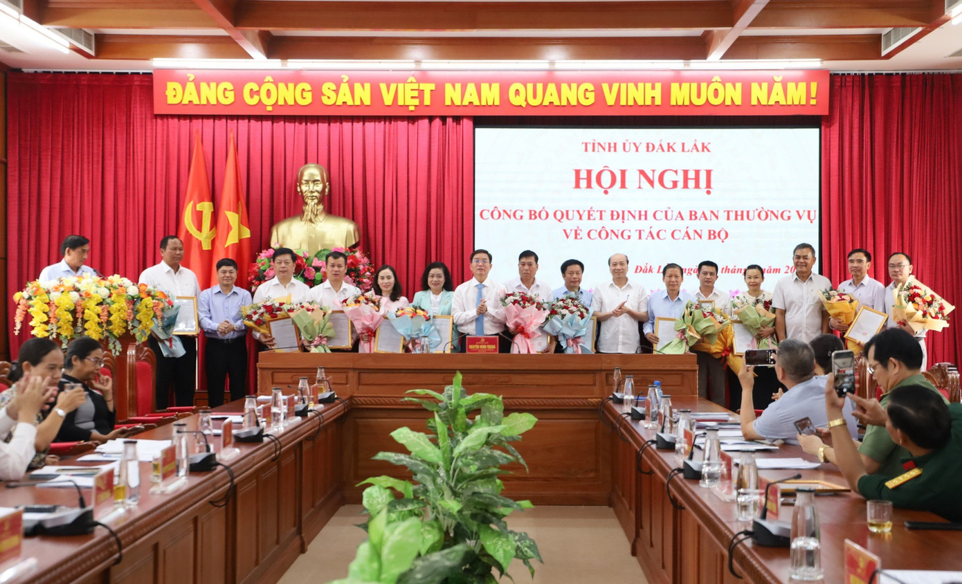 Các nhân sự được luân chuyển, bổ nhiệm giữ chức vụ mới