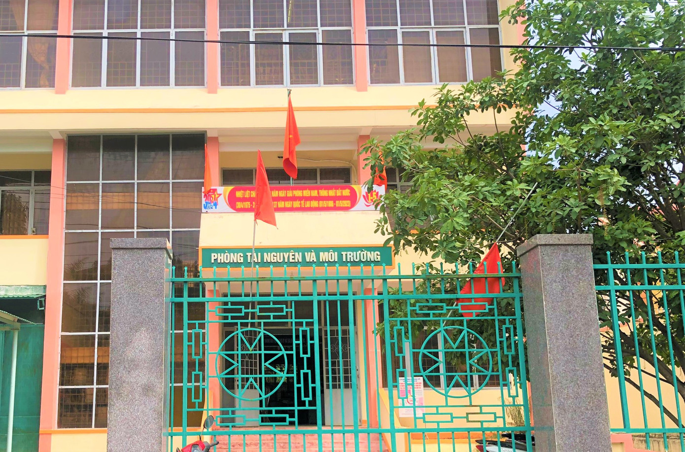 Nơi ông K. làm việc Nơi ông K. làm việc