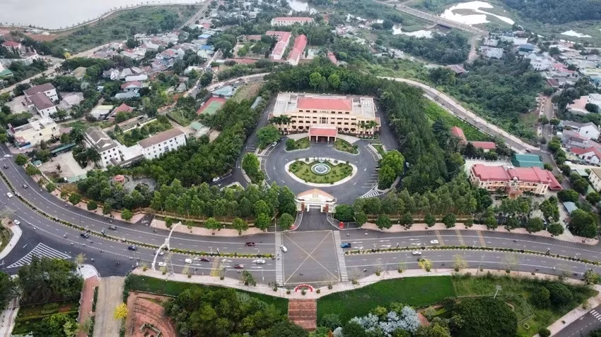 Đắk Nông đã dự kiến hỗ trợ chi phí cho hàng nghìn cán bộ, công viên chức khi sang Lâm Đồng.