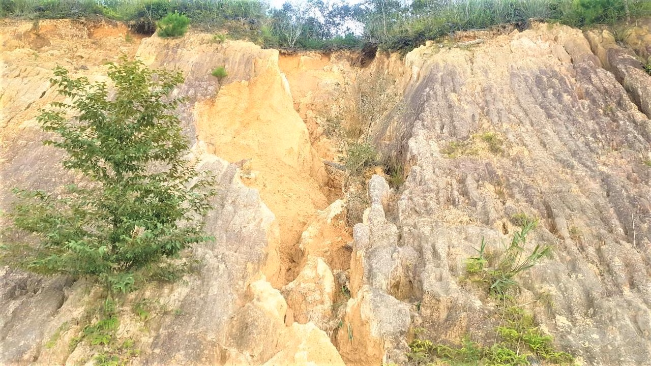 Lãnh đạo tỉnh Gia Lai, Kom Tum chỉ đạo các địa phương đặc biệt lưu ý những vùng dễ xảy ra sạt lở, lũ quét Lãnh đạo tỉnh Gia Lai, Kom Tum chỉ đạo các địa phương đặc biệt lưu ý những vùng dễ xảy ra sạt lở, lũ quét