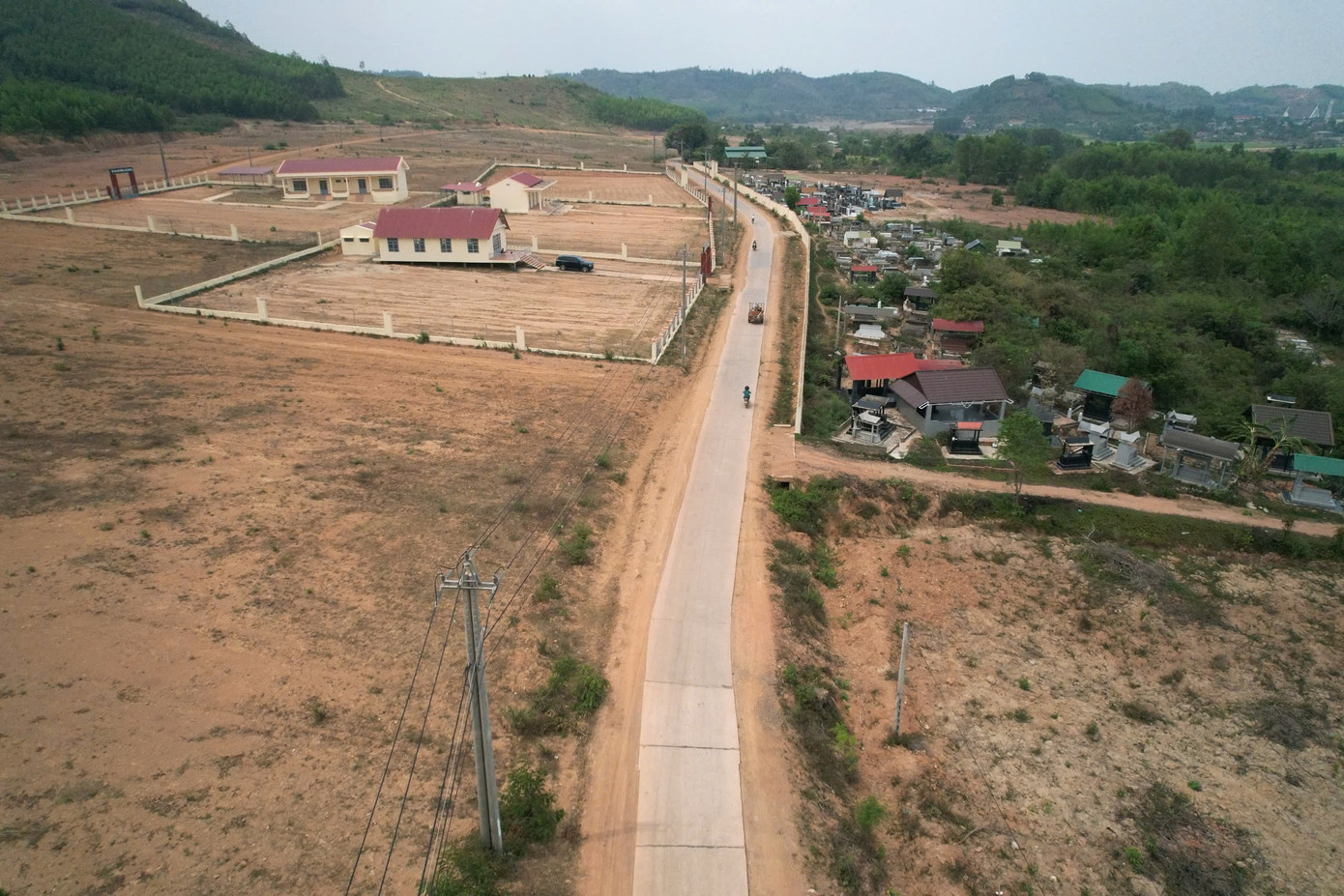 Dù đã đầu tư hoàn thành nhưng đến nay khu định canh, định cư chưa có người ở.