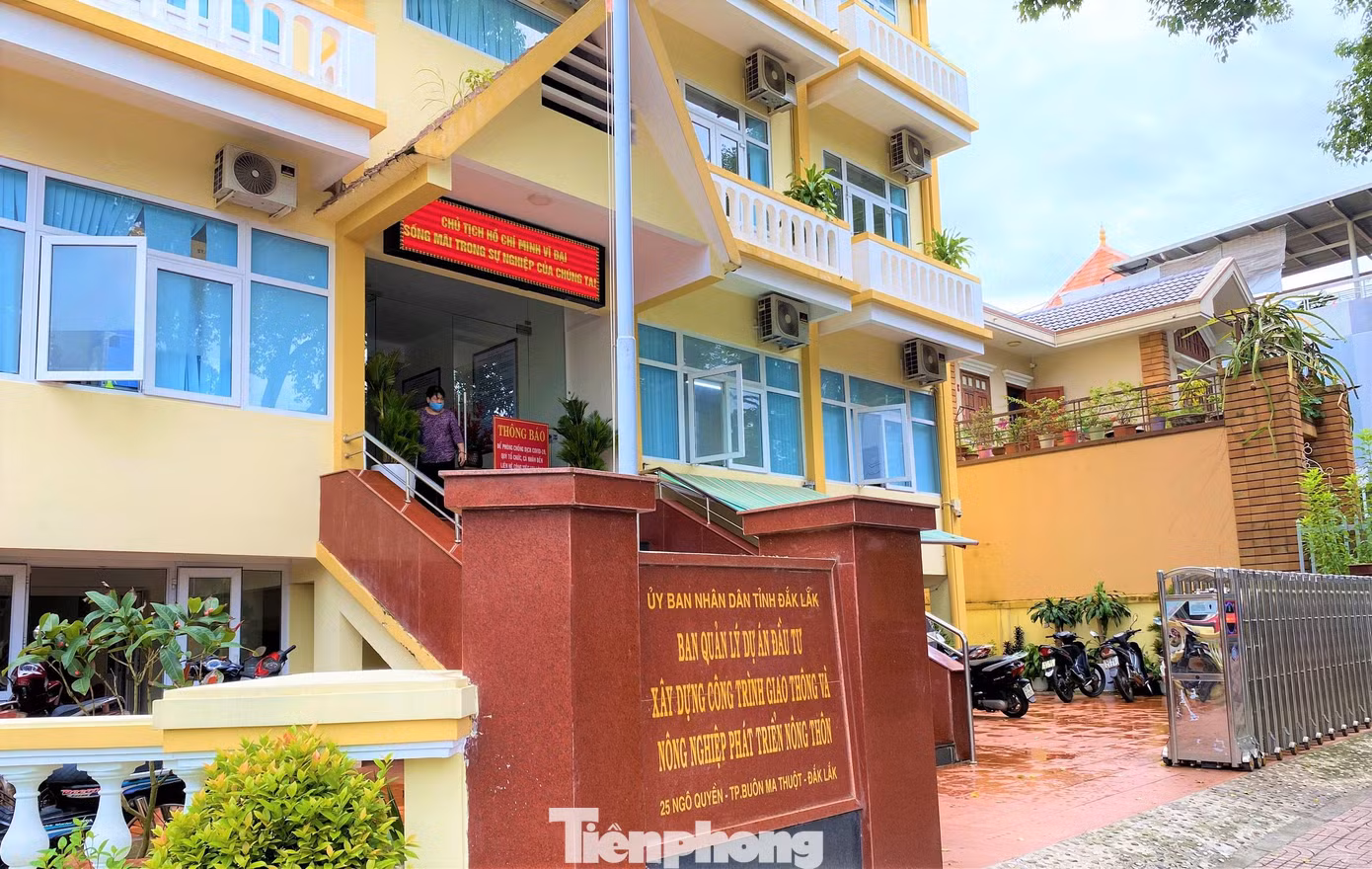 Ban Quản lý dự án đầu tư xây dựng công trình giao thông và nông nghiệp phát triển nông thôn tỉnh Đắk Lắk, nơi ông Phan Xuân Bách công tác Ban Quản lý dự án đầu tư xây dựng công trình giao thông và nông nghiệp phát triển nông thôn tỉnh Đắk Lắk, nơi ông Phan Xuân Bách công tác
