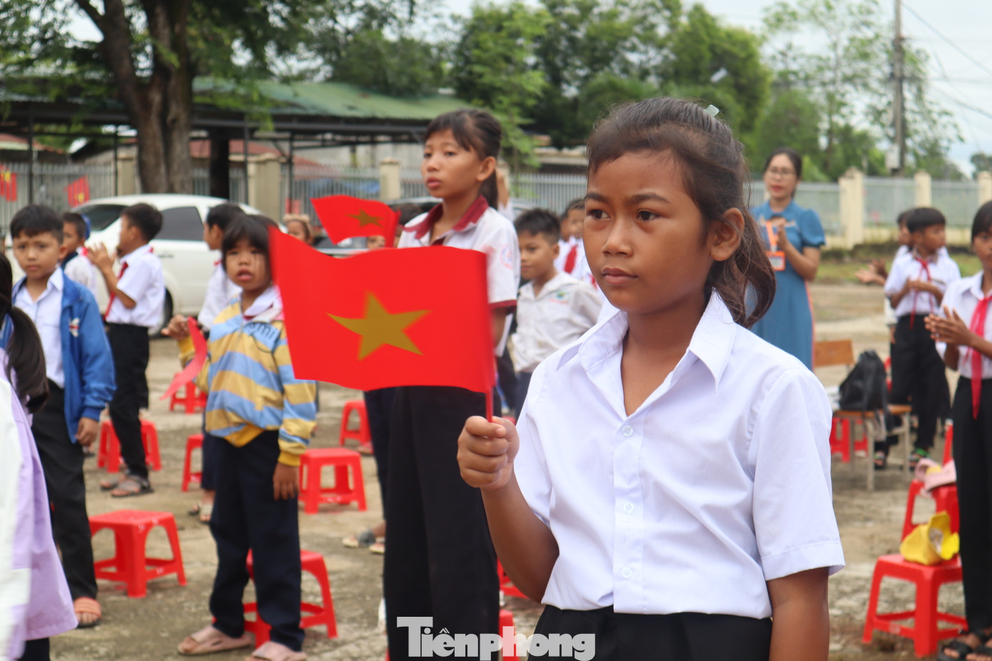 Dù còn nhiều khó khăn nhưng nhà trường, phụ huynh đều cố gắng chuẩn bị năm học mới