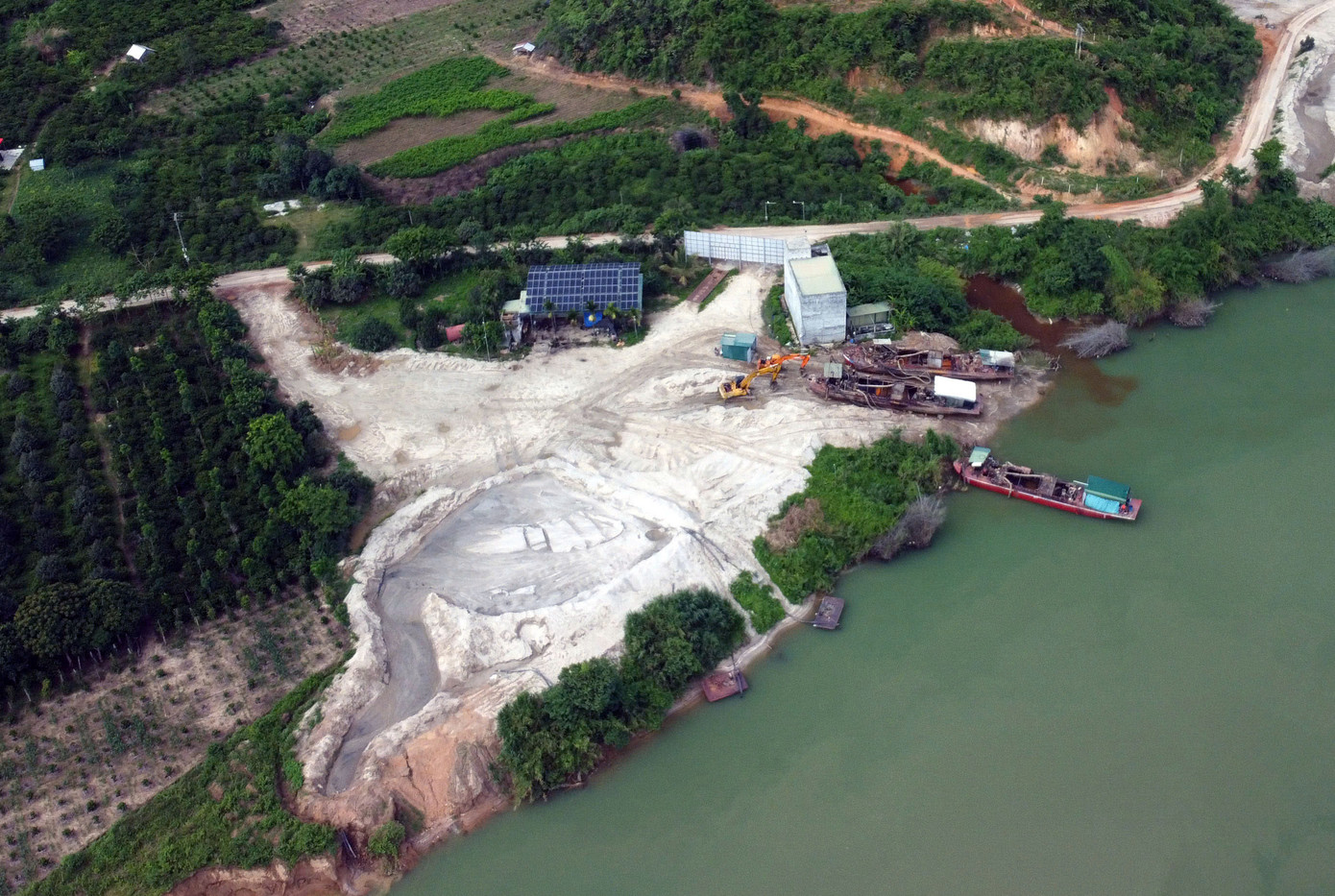 Giá cát trên địa bàn tỉnh Đắk Nông tăng cao gấp đôi, gây tiêu cực đối với thị trường.