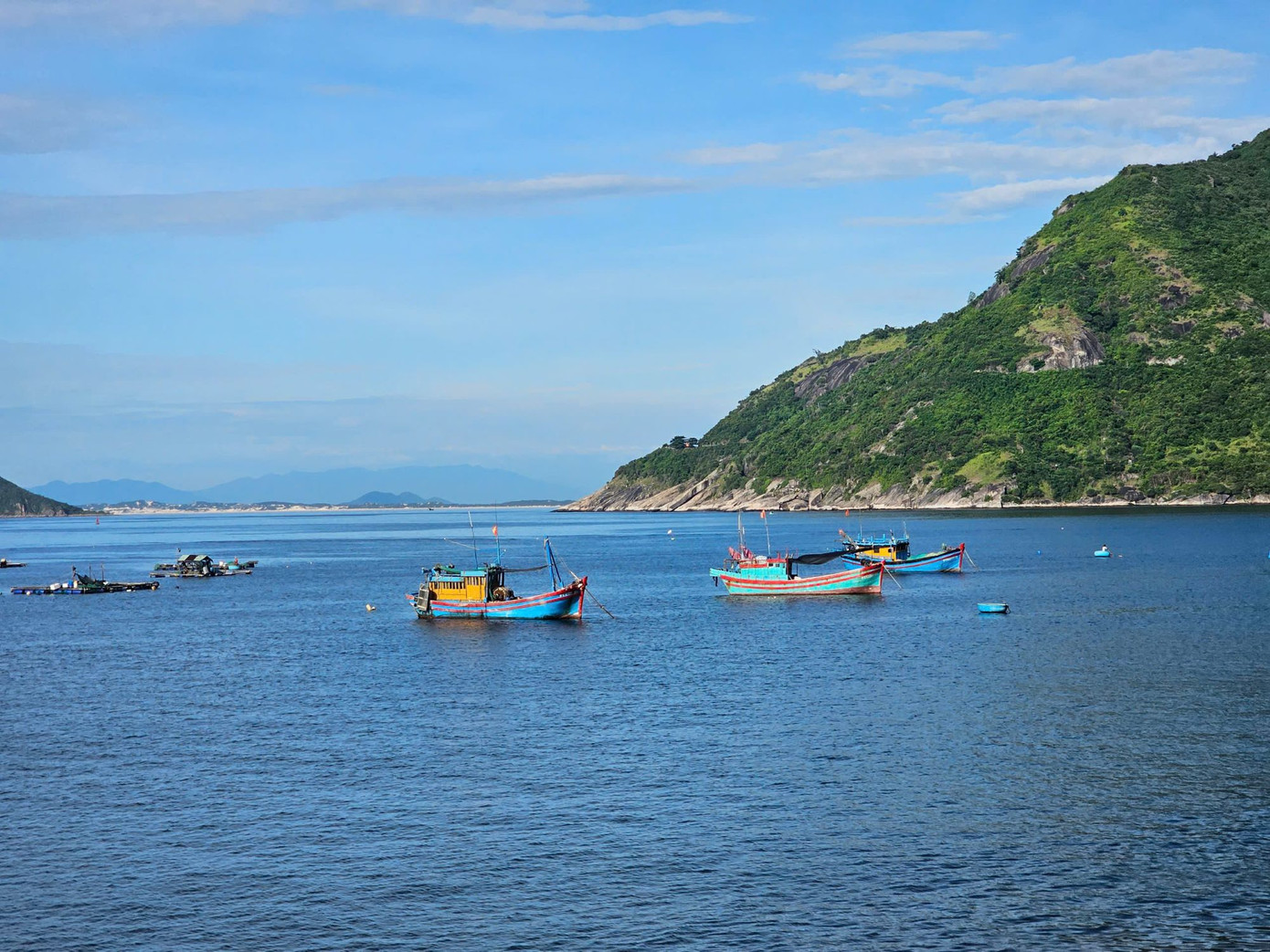 Tỉnh Đắk Lắk mới có biển và rừng. Tỉnh Đắk Lắk mới có biển và rừng.