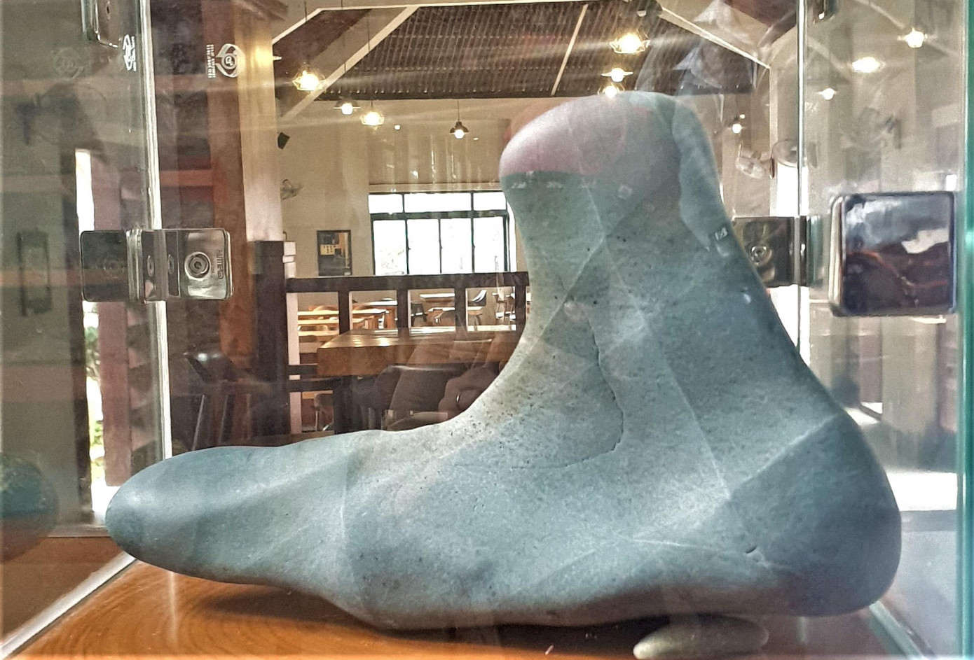 Viên đá có hình màu xanh nước biển Viên đá có hình màu xanh nước biển