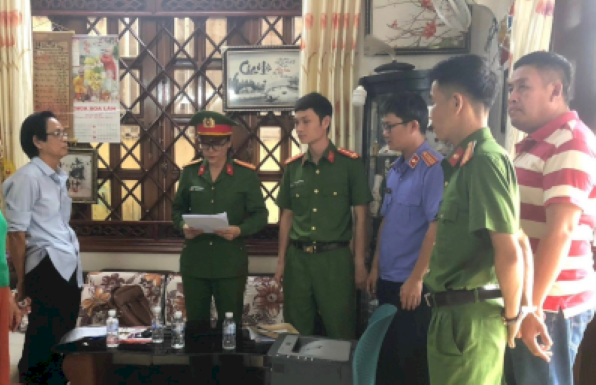 Cơ quan có thẩm quyền thi hành lệnh khám xét chỗ ở của ông Văn Đức Lư. Ảnh: Công an Cơ quan có thẩm quyền thi hành lệnh khám xét chỗ ở của ông Văn Đức Lư. Ảnh: Công an