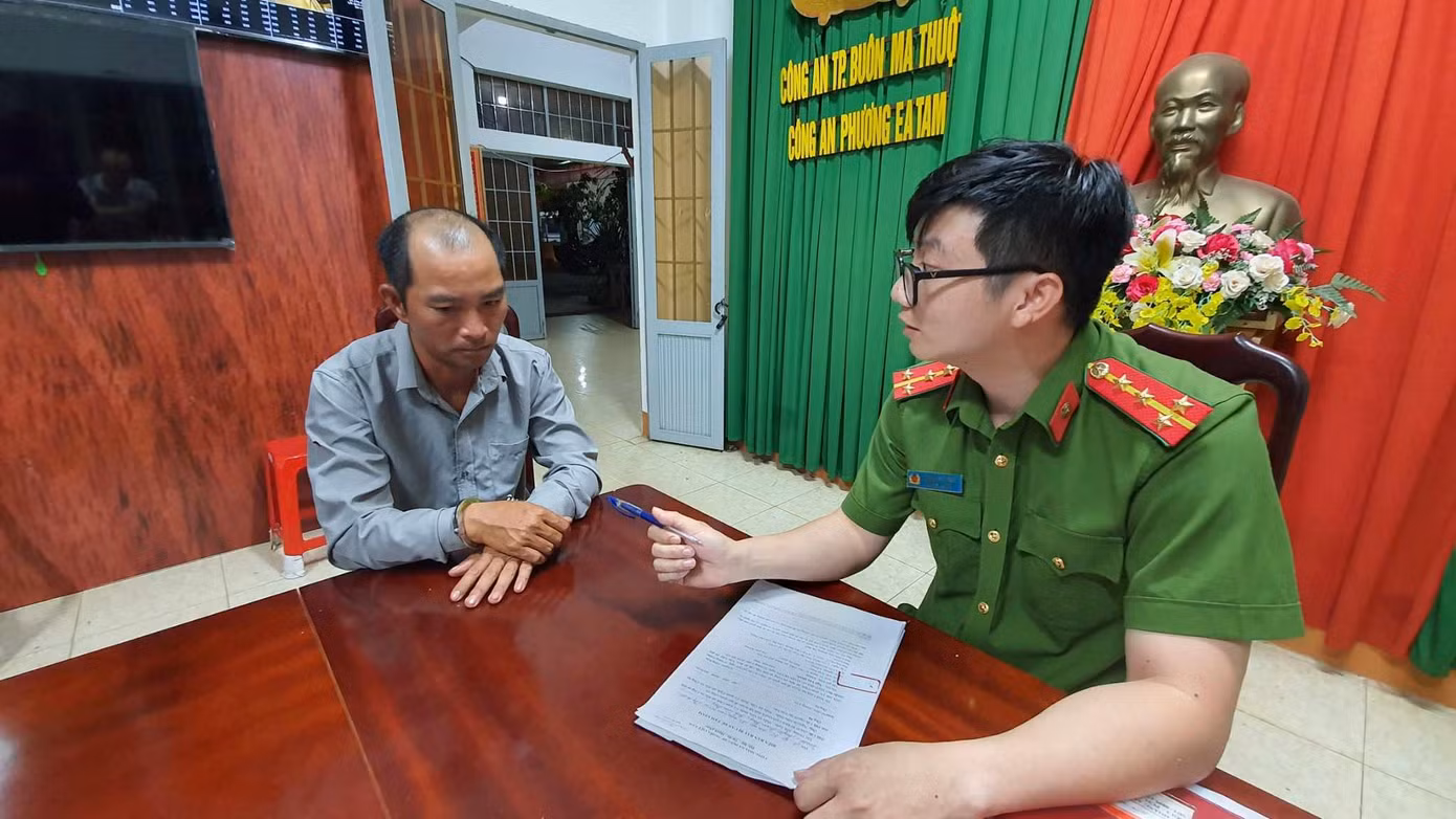 Đối tượng Quyết tại cơ quan công an Đối tượng Quyết tại cơ quan công an