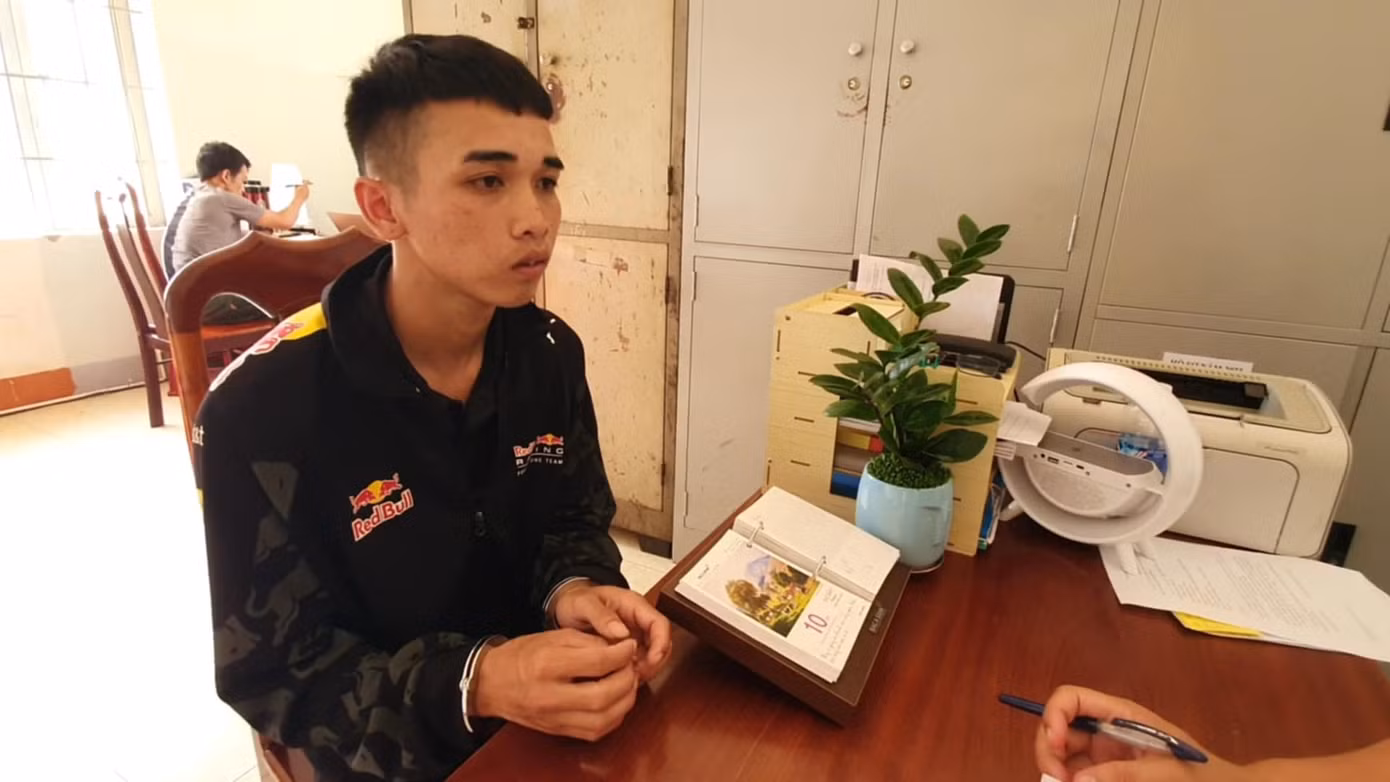 Đối tượng Y Diệu Niê tại cơ quan công an