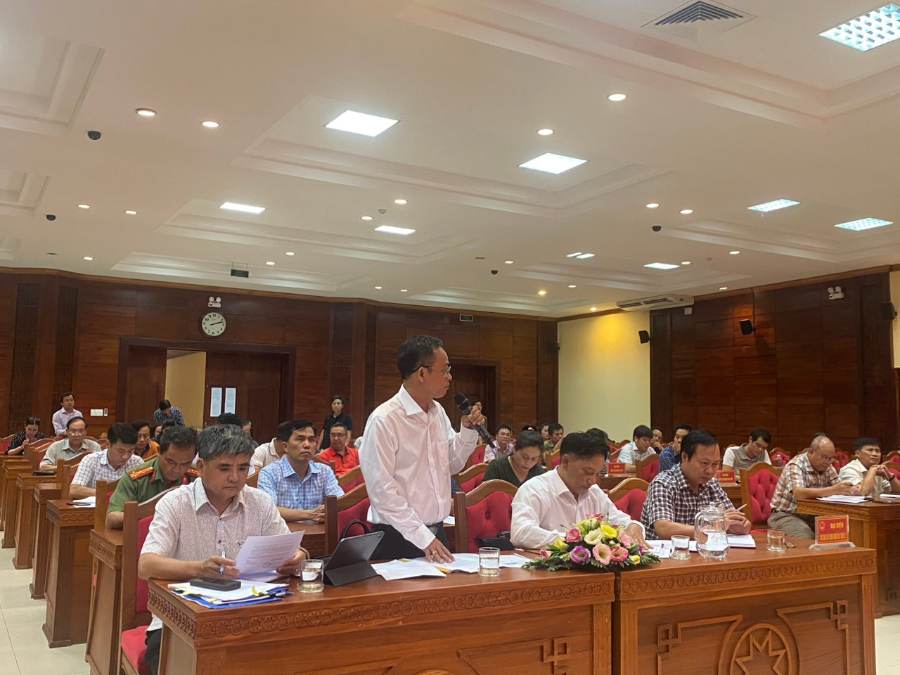 Đại diện Sở Giáo dục và Đào tạo tỉnh Đắk Lắk thông tin tại cuộc họp báo Đại diện Sở Giáo dục và Đào tạo tỉnh Đắk Lắk thông tin tại cuộc họp báo