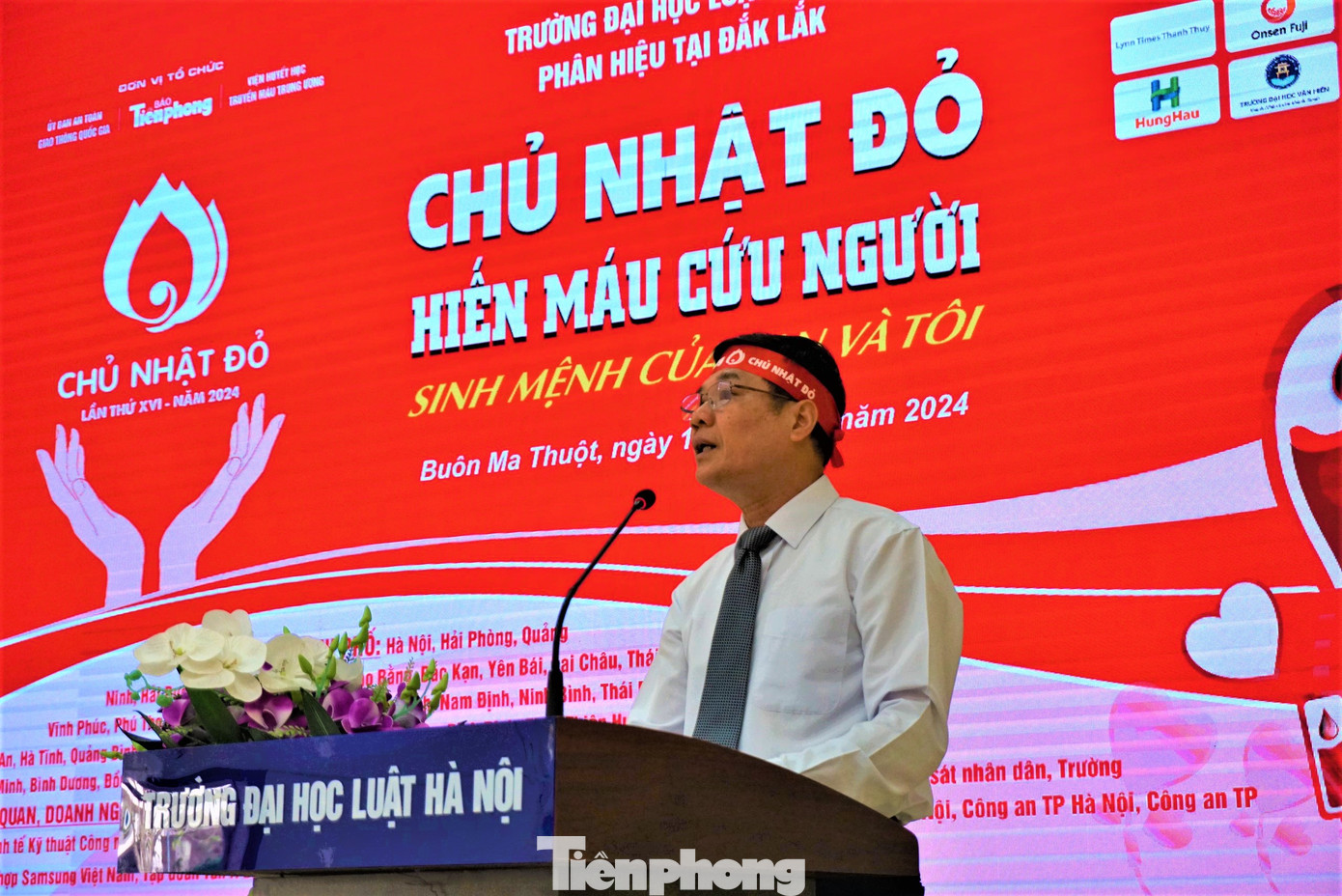 Ông Nguyễn Hùng Vừa - Phó Giám đốc Phân hiệu Trường Đại học Luật Hà Nội tại Đắk Lắk Ông Nguyễn Hùng Vừa - Phó Giám đốc Phân hiệu Trường Đại học Luật Hà Nội tại Đắk Lắk