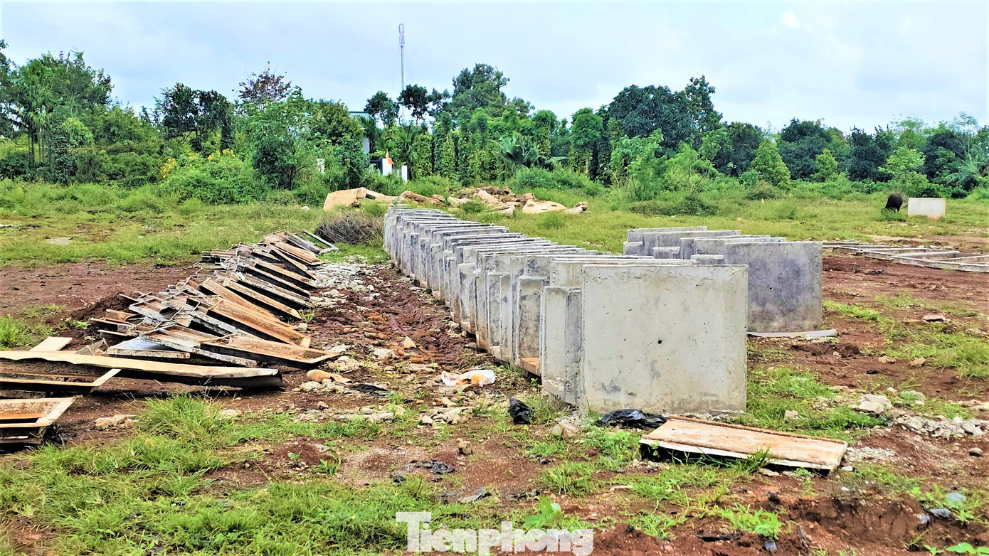 Cty TNHH An Nguyên cam kết sau khi thi công xong Tỉnh lộ 9 sẽ hoàn trả lại sân vận động cho địa phương.