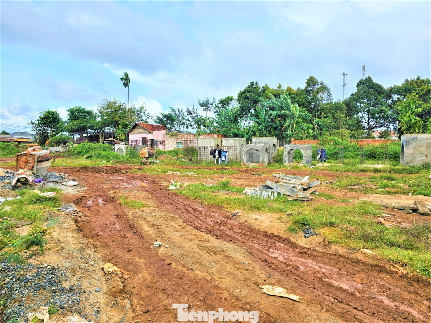 Năm 2022, Cty TNHH An Nguyên (Đắk Lắk) mượn để tập kết vật liệu xây dựng, máy móc... trong thời gian thi công Tỉnh lộ 9.