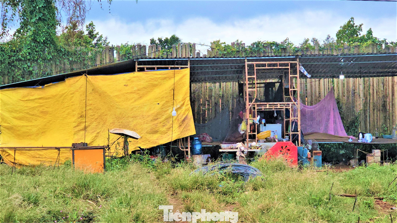 Lãnh đạo UBND xã Hòa Tiến nói thêm việc cho Cty TNHH An Nguyên mượn sân thể thao không có văn bản mà chỉ bằng miệng.