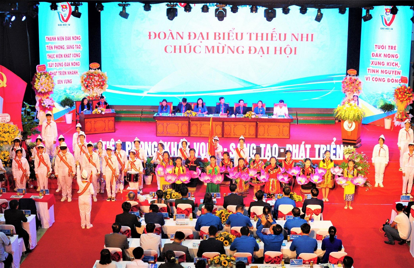 Toàn cảnh phiên trọng thể Đại hội đại biểu Đoàn TNCS Hồ Chí Minh tỉnh Đắk Nông khóa IV, nhiệm kỳ 2022 - 2027 Toàn cảnh phiên trọng thể Đại hội đại biểu Đoàn TNCS Hồ Chí Minh tỉnh Đắk Nông khóa IV, nhiệm kỳ 2022 - 2027