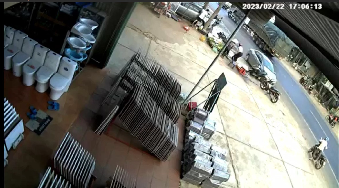 Nhiều người thoát chết trong vụ tai nạn Nhiều người thoát chết trong vụ tai nạn