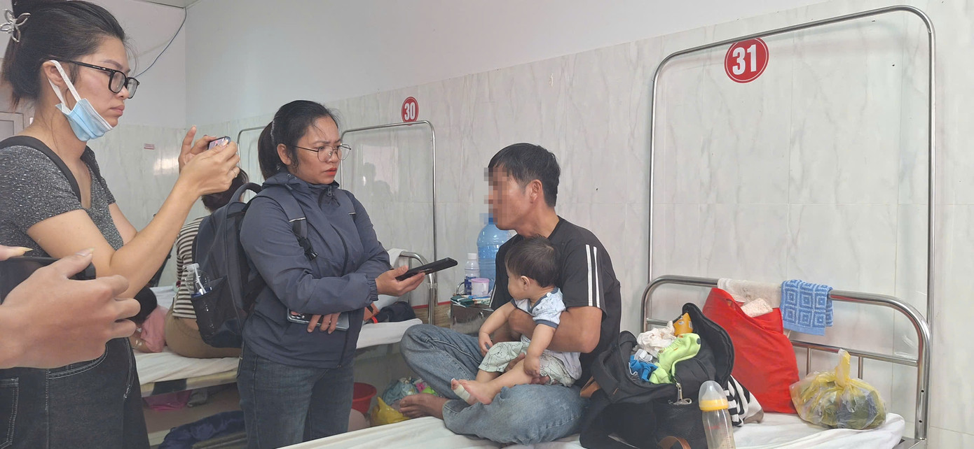 Người đàn ông chia sẻ việc con bị bầm ở má khi gửi ở điểm trông trẻ. Người đàn ông chia sẻ việc con bị bầm ở má khi gửi ở điểm trông trẻ.