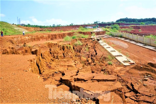 Hiện trường vụ sạt trượt. Hiện trường vụ sạt trượt.