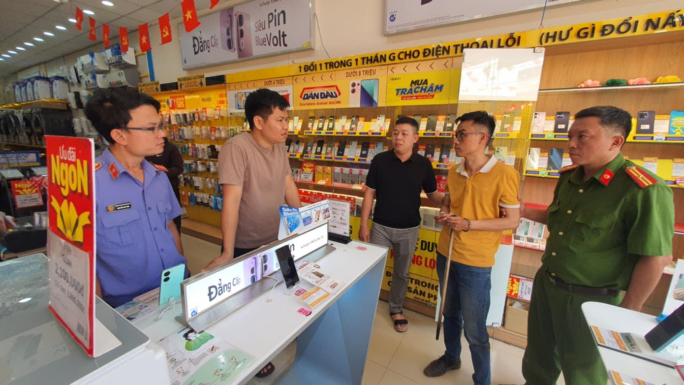 Nơi Hoàng đột nhập trộm 18 điện thoại