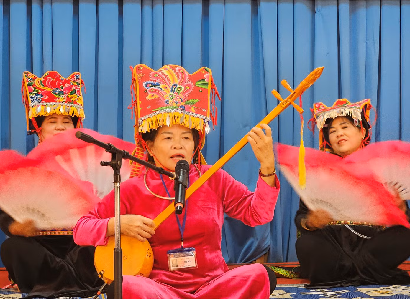 Làn điệu then da diết được các mẹ, các bà gìn giữ trên cao nguyên Đắk Lắk.