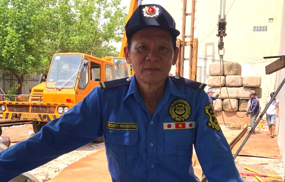 Ông Đỗ Văn Hùng bị oan sai, từ giám đốc nay phải đi làm bảo vệ. Ảnh: Anh Tuấn