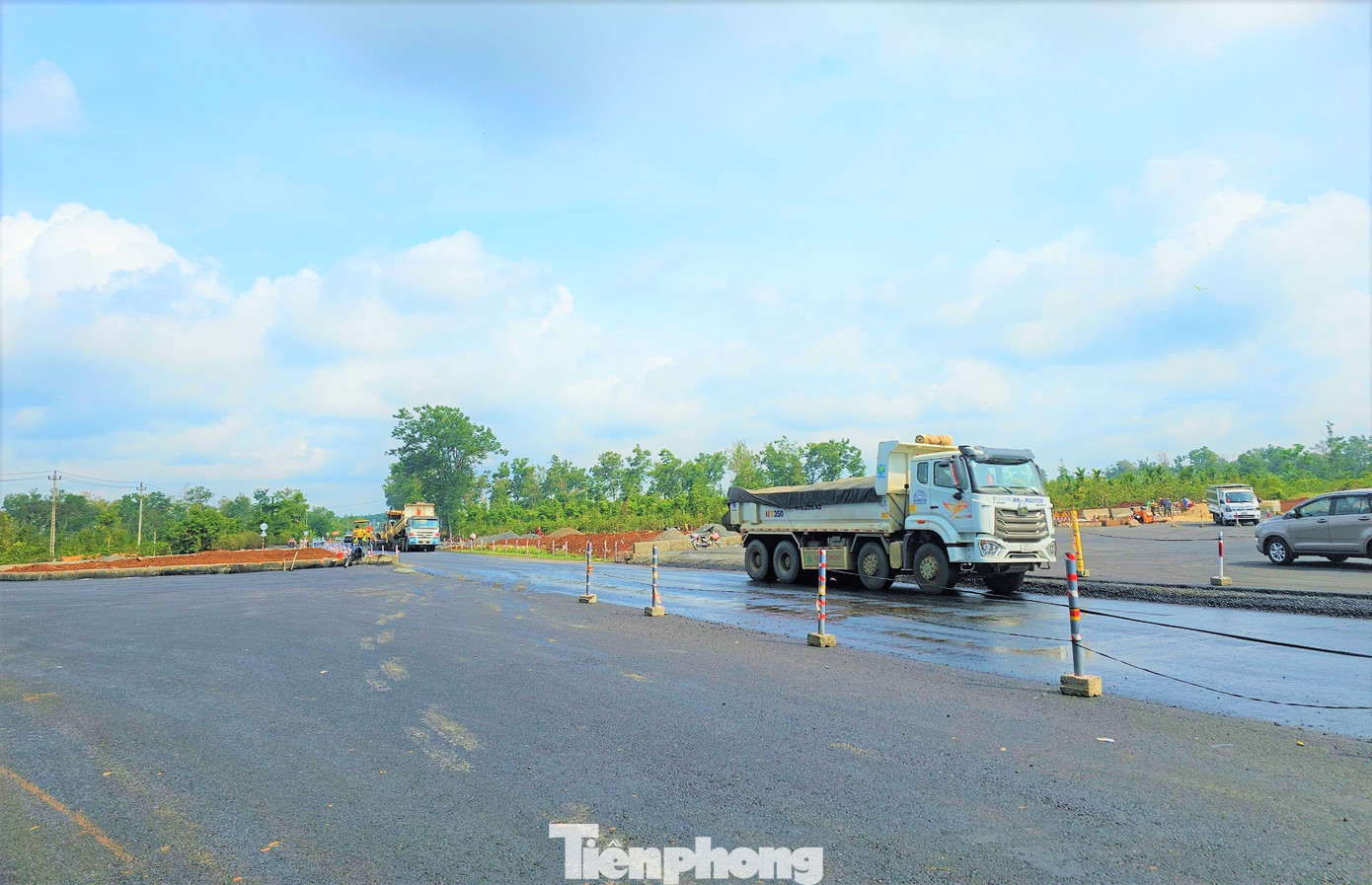 Dự án đầu tư xây dựng đường HCM đoạn tránh phía đông TP Buôn Ma Thuột, đang được thi công
