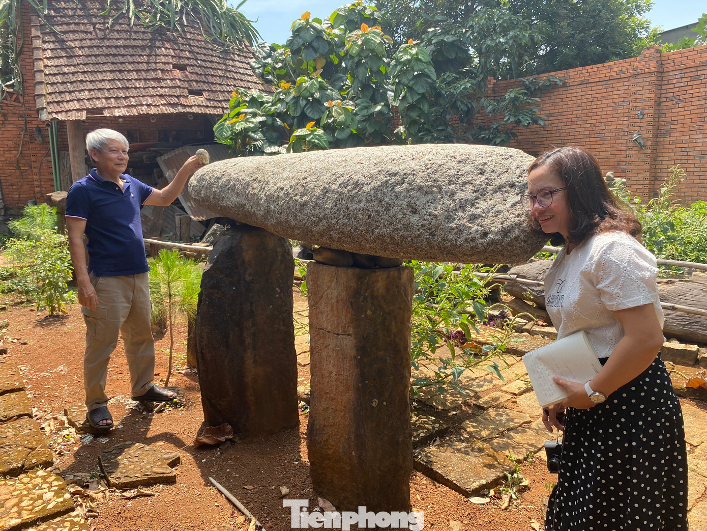 Chuông đá có âm thanh ngân vang, kỳ lạ Chuông đá có âm thanh ngân vang, kỳ lạ