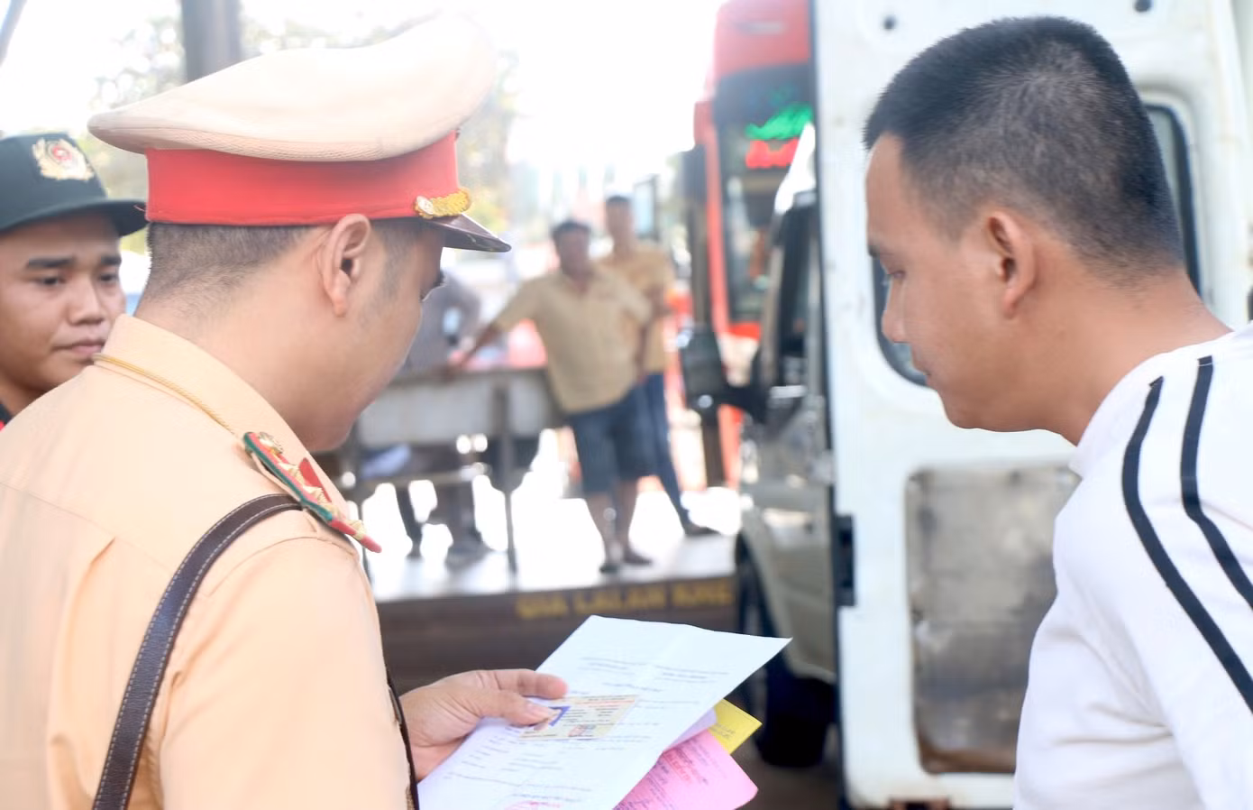 CSGT TP Buôn Ma Thuột tăng cường kiểm tra, xử lý các vi phạm CSGT TP Buôn Ma Thuột tăng cường kiểm tra, xử lý các vi phạm