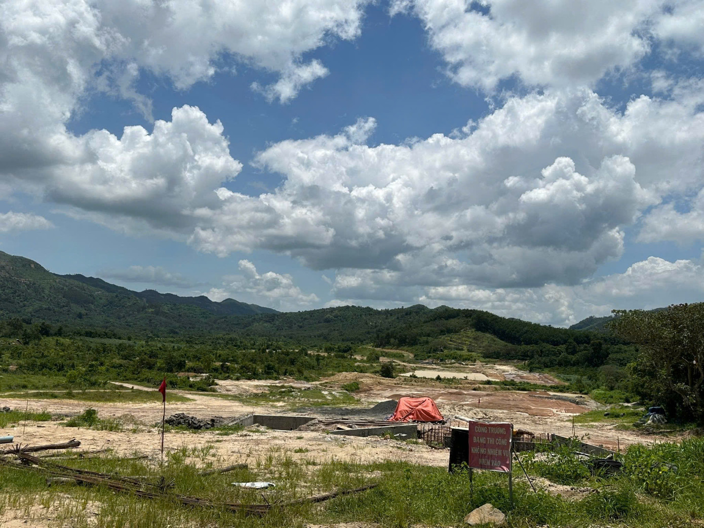 Dự án hồ chứa nước Yên Ngựa, giai đoạn 1 (điều chỉnh 3 lần), đến nay chưa xong. Dự án hồ chứa nước Yên Ngựa, giai đoạn 1 (điều chỉnh 3 lần), đến nay chưa xong.