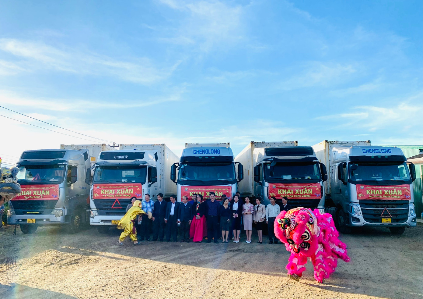 Những chuyến xe container chở chuối lăn bánh dịp đầu năm 2023.