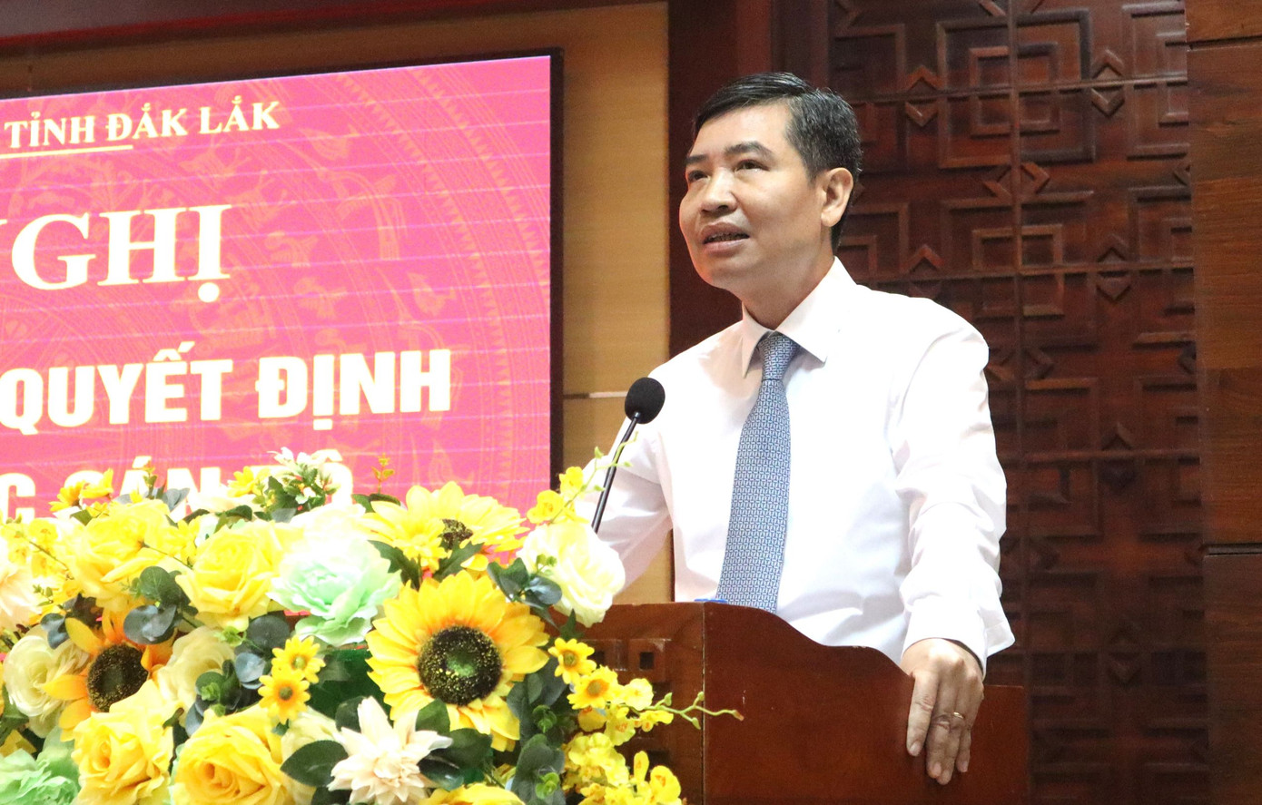 Chủ tịch tỉnh Đắk Lắk giao nhiệm vụ cho lãnh đạo các sở ban ngành Chủ tịch tỉnh Đắk Lắk giao nhiệm vụ cho lãnh đạo các sở ban ngành