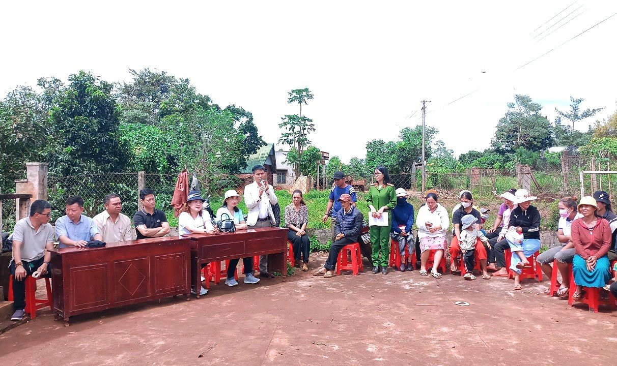 Chính quyền xã Cư Né (Krông Búk) phát động quần chúng nhân dân Chính quyền xã Cư Né (Krông Búk) phát động quần chúng nhân dân